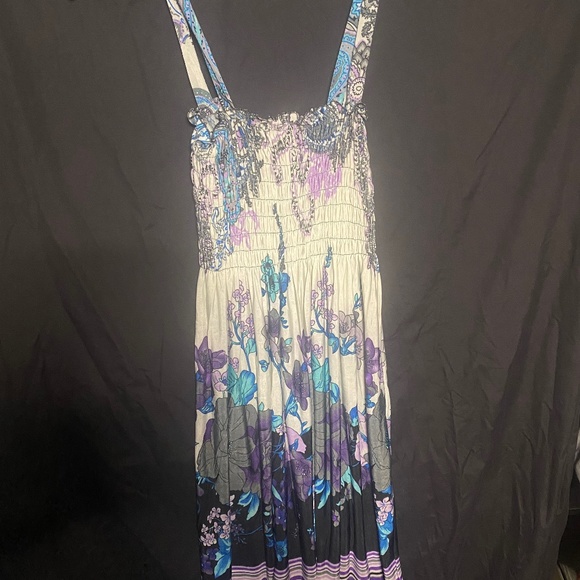 Dresses & Skirts - Dress